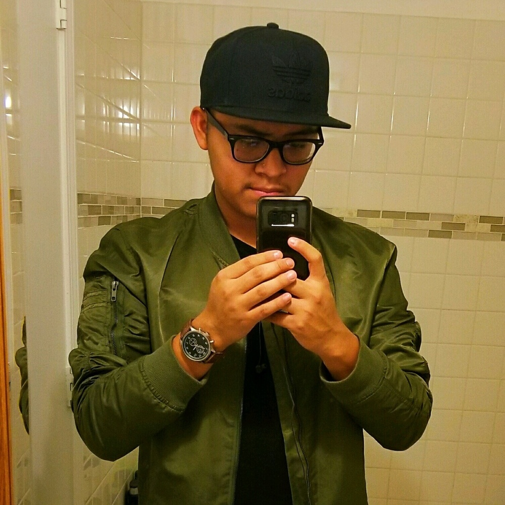 Meet your Posher, Luis